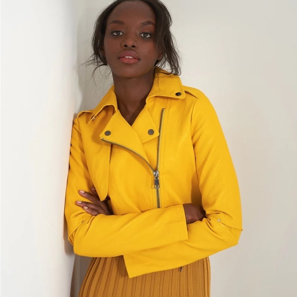 SØSKEN HARLEY DAFFODIL - FAUX LEATHER CROPPED MOTO JACKET